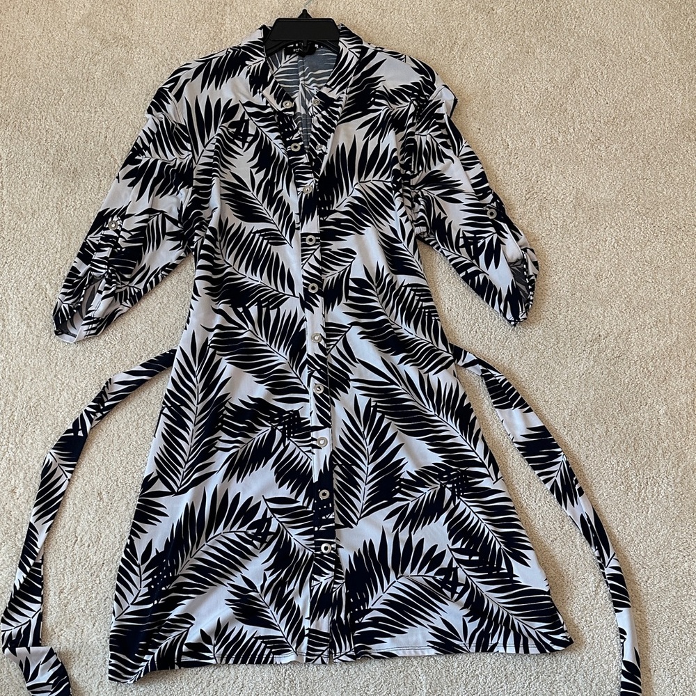 Palm Leaf Dark Navy Blue and White Dress, 3/4 sleeves, removable belt, XL